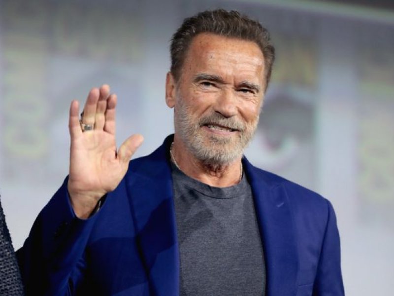 Arnold Schwarzenegger vysvětluje, proč se naturální sportovci nemusí bát vysokého příjmu bílkovin
