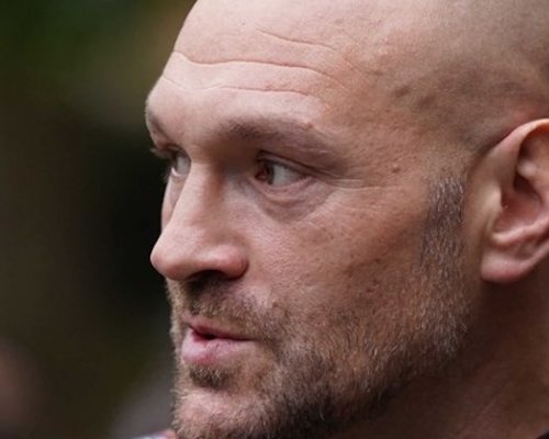 Fury potvrdil návratový zápas. "Ať někdo řekne králi, že eso je zpátky," hlásí Gypsy King". Po 4 letech bude boxovat doma