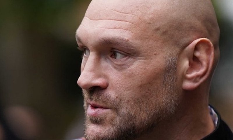 Fury potvrdil návratový zápas. "Ať někdo řekne králi, že eso je zpátky," hlásí Gypsy King". Po 4 letech bude boxovat doma