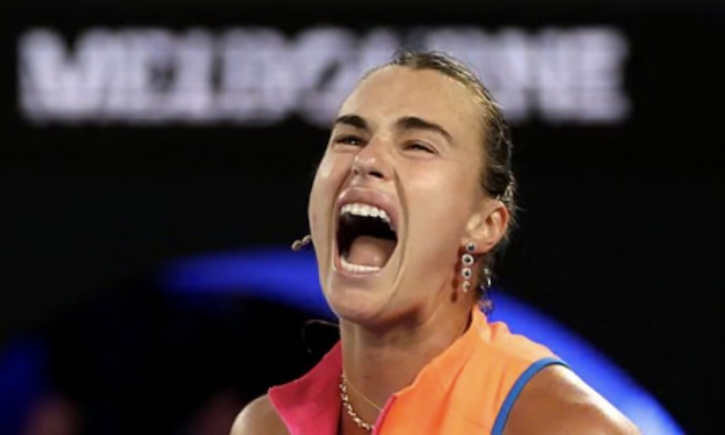 Dominantní Sabalenkové by měli v Melbourne postavit sochu. Světová jednička pronikla do finále už počtvrté v řadě