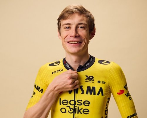 Chybí mu už jen růžová. Vingegaard jde po nesmrtelnosti a chce být osmým jezdcem historie, který ovládne všechny tři třítýdenní závody