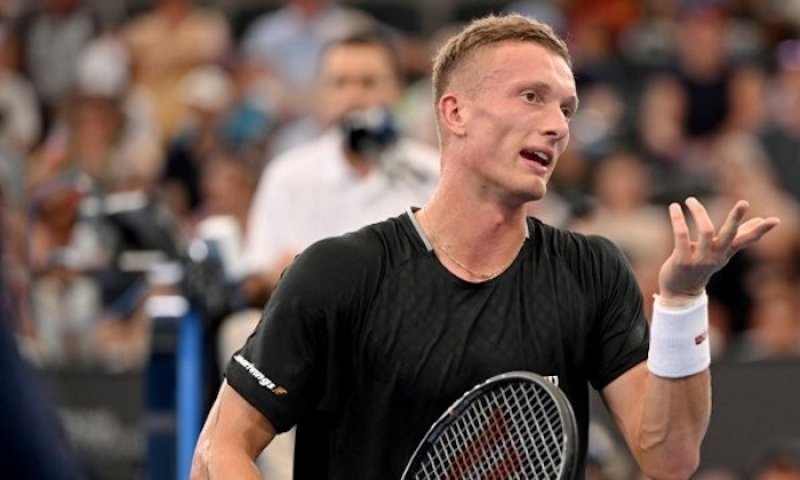 Brisbane vidělo české derby trvající téměř dvě a půl hodiny. Lehečka přežil bitvu s Macháčem a dalším na řadě je Korda