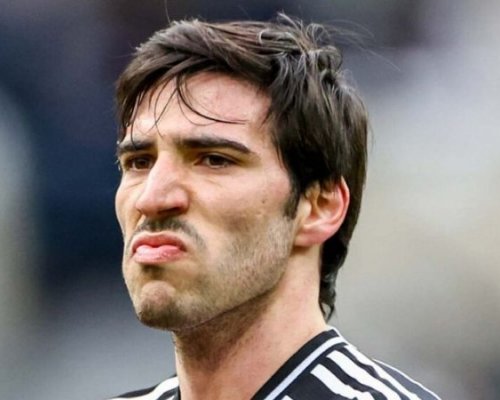 Válka o italského maestra: Newcastle stanovil astronomickou cenovku