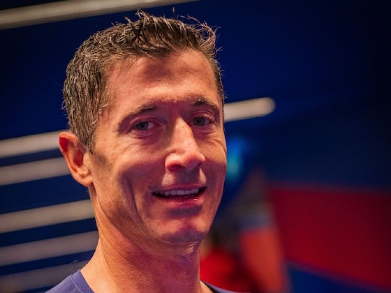 Lewandowski je na roztrhání i v sedmatřiceti! Pět klubů včetně AC Milán či Atletika čeká, Barcelona váhá