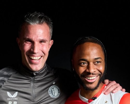 Stopka hned po podpisu, Van Persiemu zamrzl úsměv velice brzy. Sterling zatím s Feyenoordem netrénuje