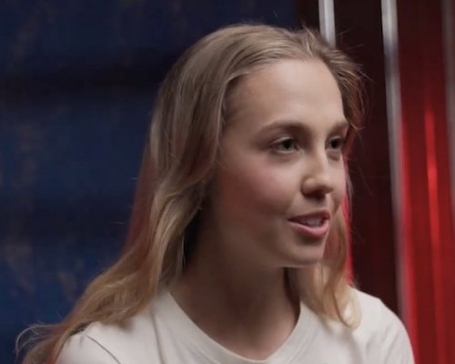 Český prapor drží jako jediná vysoko Voborníková. Na ZOH už ji potřetí hřeje přítomnost v elitní dvacítce