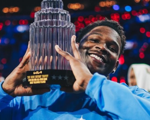 Šok na All-Star! Wembanyama koukal, jak mu Edwards bere slávu. Ten šokoval sám sebe a Kobeho trofej veze do Minnesoty