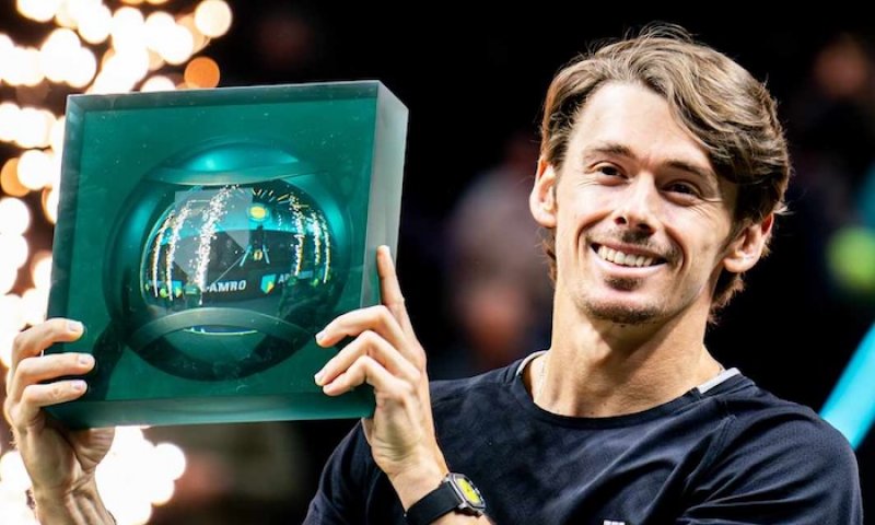 Tři finále v řadě! Šťastný De Minaur konečně zlomil rotterdamské prokletí a raduje se z prvního halového titulu kariéry