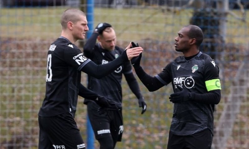 Šest tref za čtvrt hodiny! Kúdela, Ondrášek a spol. rozpoutali proti nebohým třetiligistům bouři a skvěle se naladili na kemp v Blšanech