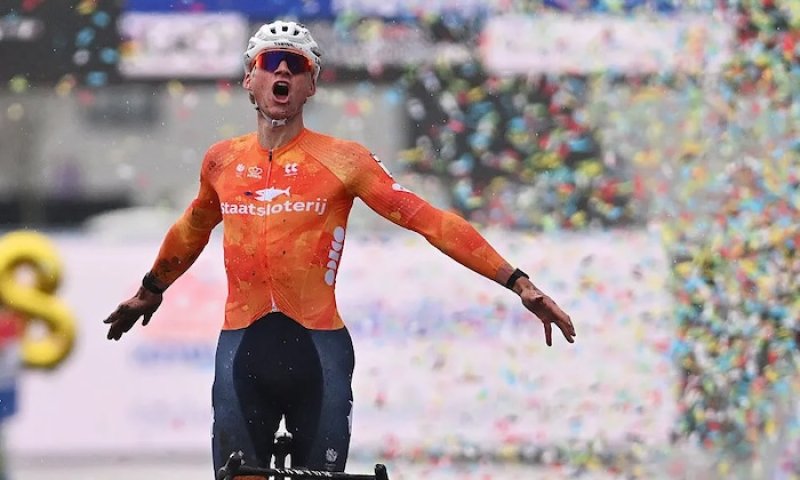 Dominance, která vyráží dech. Van der Poel oslavil rekordní osmý titul mistra světa jako CR7, neporažen už je přes 2 roky