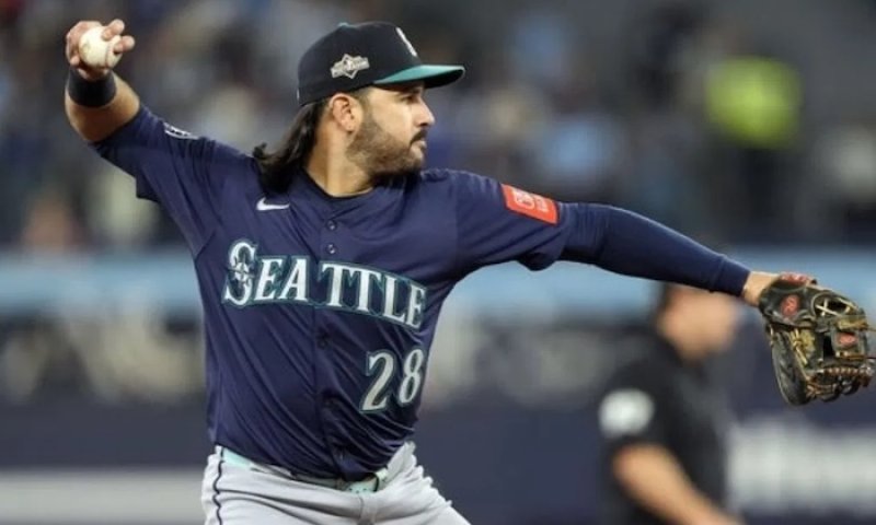 Absolutní krádež trhu? "Ben Affleck baseballu" je doma. Reds dali Suárezovi 15 milionů dolarů a fanoušci šílí