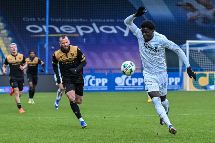 Další posila od ligového konkurenta? Slavia sleduje oporu Liberce