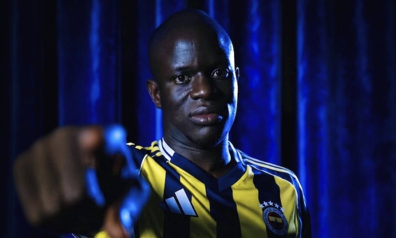 Z Rijádu do Istanbulu? Fenerbahce vytáhlo pořádně těžký kalibr. Kanté přichází s pomocí Erdogana