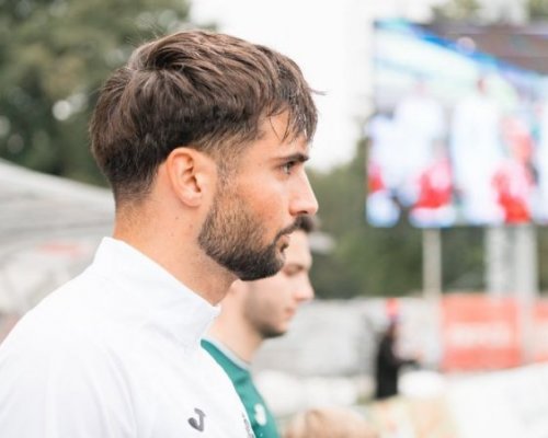 Konec po roce a půl. Švýcarský stoper mění dres, Pardubice hledají náhradu