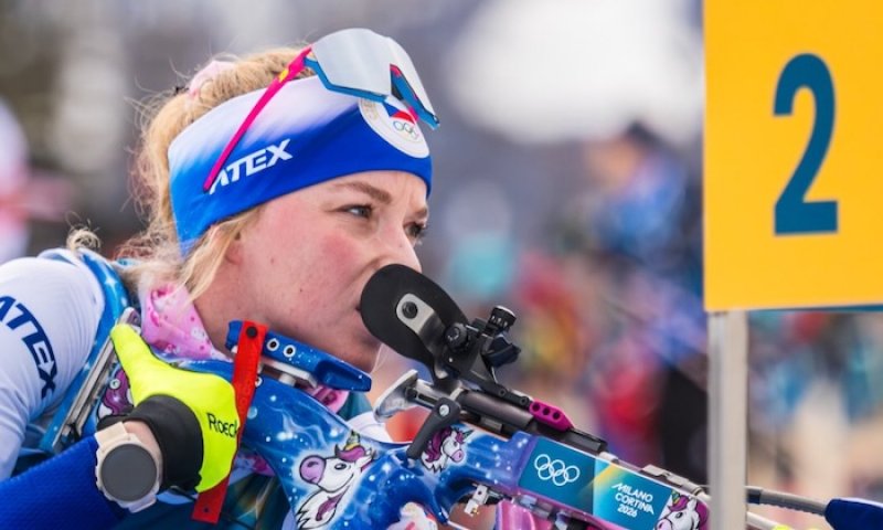 Nadějný rozjezd, tvrdý pád do reality. Český mix skončil na olympiádě kvůli nepřesné Davidové až jedenáctý. Rybář se jí zastal