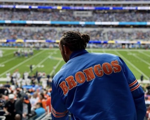 Super Bowl padl do náruče Formuli 1, Cadillac ukradl show NFL