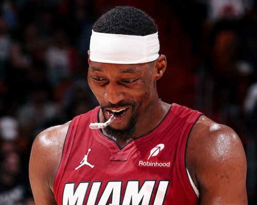 Bam! Adebayo šokoval NBA: 83 bodů a místo mezi legendami! Defenzivní opora Miami přeskočila Jordana i LeBrona