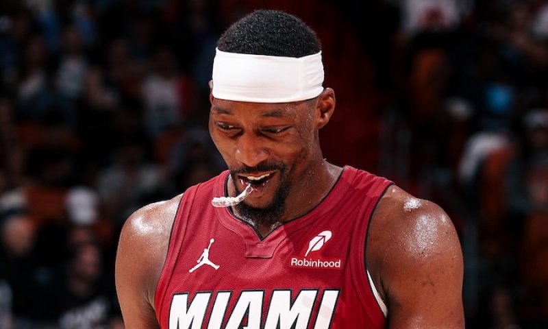 Bam! Adebayo šokoval NBA: 83 bodů a místo mezi legendami! Defenzivní opora Miami přeskočila Jordana i LeBrona