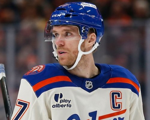 Král asistencí se mění v kanonýra. Kanadský génius McDavid už je jen tři góly od magické čtyřstovky!