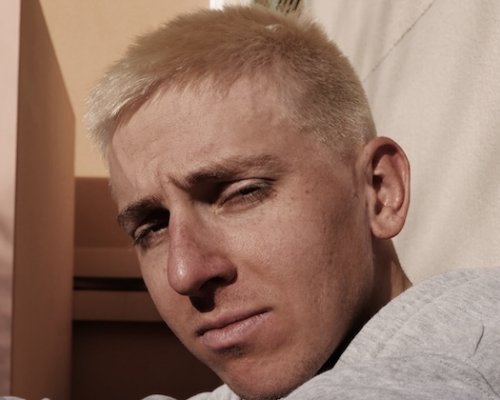 Absurdní podezření: fanoušci řeší Pogačarovy blond vlasy a debatují o dopingu, medicína reaguje jasně