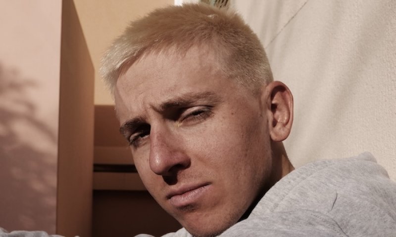 Absurdní podezření: fanoušci řeší Pogačarovy blond vlasy a debatují o dopingu, medicína reaguje jasně