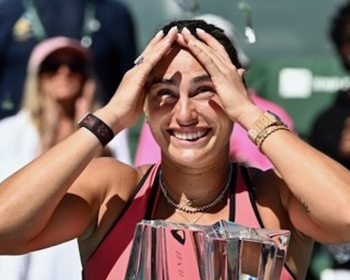 Sabalenková zlomila kletbu Indian Wells. Třiadvacátý titul kariéry vydřela po zásnubách a pořízení štěněte