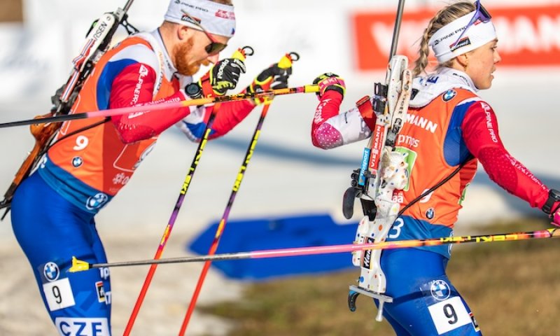 Vítr, chaos a 150 trestných kol? Nevadí! Český biatlon slaví v mixech nejlepší sezonu za víc než dekádu