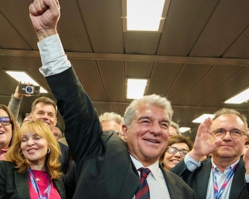48 480 členů Barcelony včetně Flicka, Busquetse či Xaviho si volilo prezidenta. Do roku 2031 jím bude Laporta