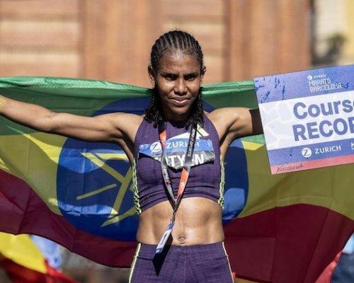 Etiopská raketa při svém debutu šokovala svět a předvedla maraton snů. Tesfay v Barceloně málem překonala světový rekord