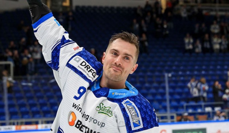 Omluva za podrážděnost: Flek se omluvil reportérce za strohý rozhovor