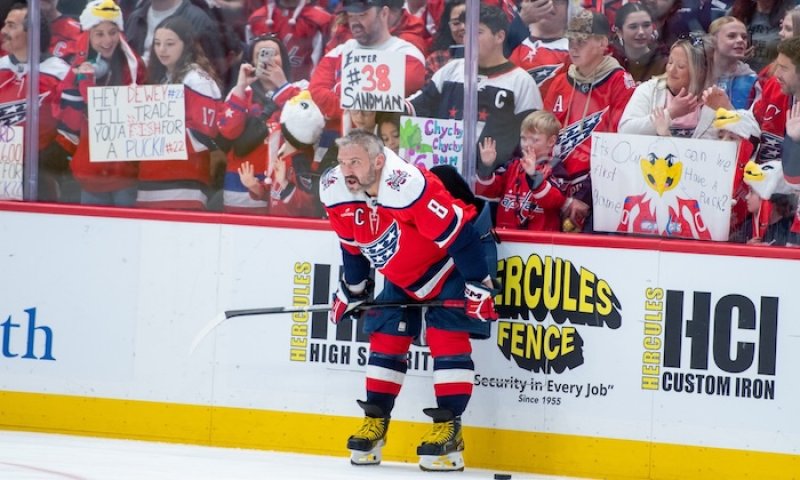 Ovečkin trefil tisícovku. Další historický zásah, který ho řadí mezi nesmrtelné a totální rekord Gretzkyho je zase o krok blíž