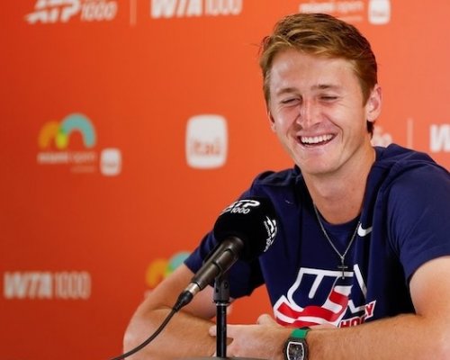 Šok v Miami: Korda zlomil letos neporaženého Alcaraze a ve 138 minutách slaví největší výhru kariéry