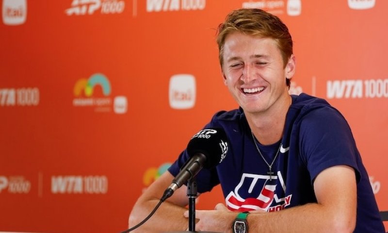 Šok v Miami: Korda zlomil letos neporaženého Alcaraze a ve 138 minutách slaví největší výhru kariéry