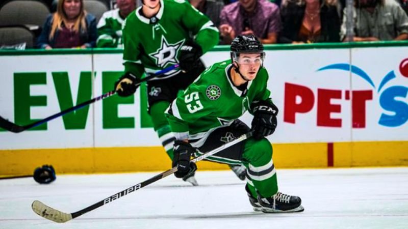 Zrození legendy v Dallasu: Dvaadvacetiletý talent vymazal historické tabulky a uchvátil fanoušky