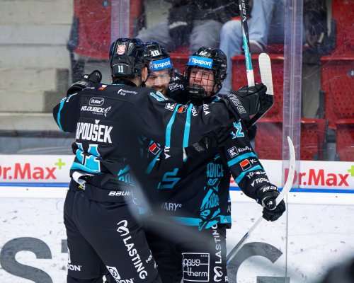 Nečekaný hrdina Karlových Varů: První duel série s Vítkovicemi rozhodl talentovaný mladík