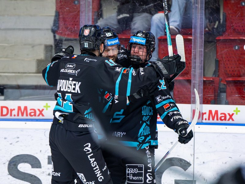 Nečekaný hrdina Karlových Varů: První duel série s Vítkovicemi rozhodl talentovaný mladík