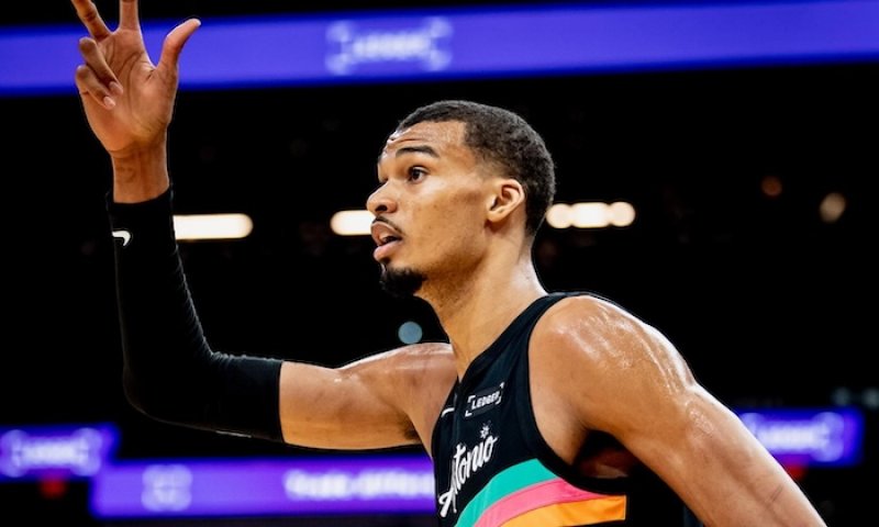 Další výbuch francouzského obra! Ligový vládce v počtu doskoků Wembanyama poslal do pekel Mavericks