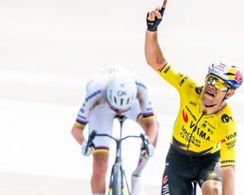 Souboj titánů rozhodl velodrom: Van Aert udolal Pogačara a slaví životní výhru: Vyhrát sprint proti světovému šampionovi je výjimečné