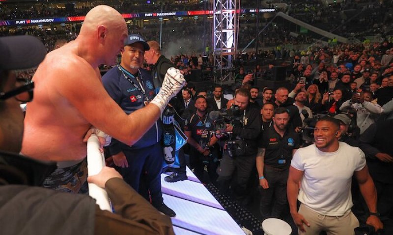 Deset let čekání a pořád nic. Fury s Joshuou jsou znovu na různých stranách a čas se pořád krátí