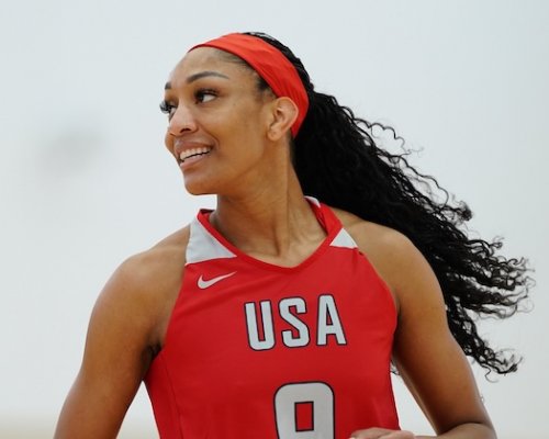 Nejlukrativnější v dějinách WNBA? Dynastie ve Vegas pokračuje a hvězdná Wilson shrábla rekordní balík