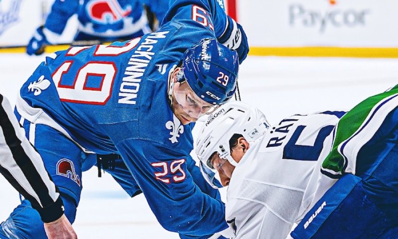 Zapomeňte na Sakica! Nejrychlejším hráčem Colorada, jenž dosáhl mety 50 gólů, je MacKinnon. Vylepší si osobák?