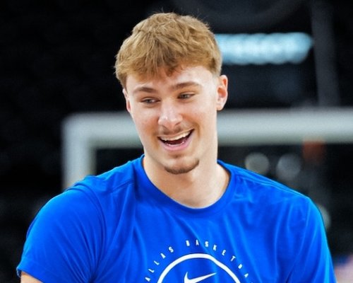 Bílí muži neumějí skákat? Favoritem na zisk trofeje nováčka roku NBA je generační talent Flagg z Mavericks