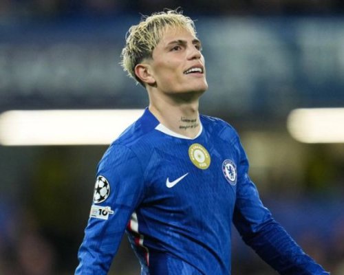 Měl být posilou do ofenzivy, teď visí ve vzduchu odchod. Garnacho v Chelsea nechytil dech