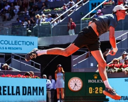 Z posledních padesáti setů ovládl 48, kdo ho zastaví? Sinnerova úchvatná vítězná série už je čtvrtou nejdelší v historii