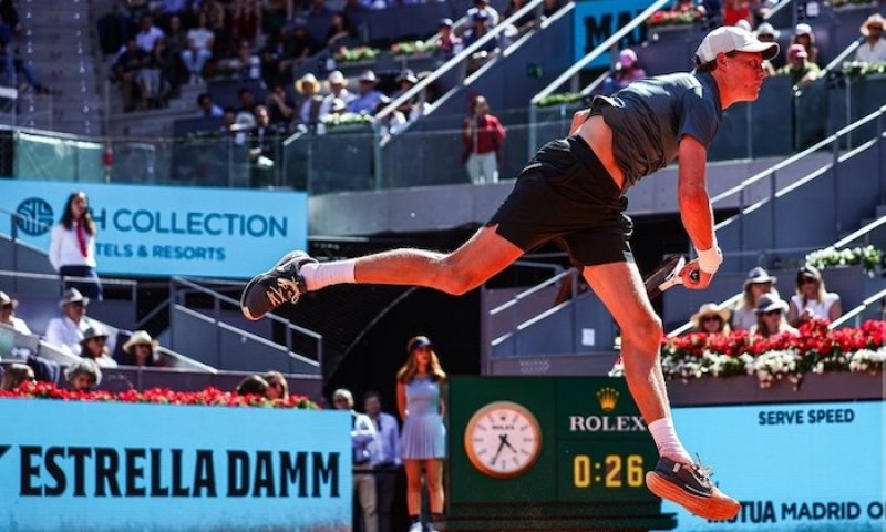 Z posledních padesáti setů ovládl 48, kdo ho zastaví? Sinnerova úchvatná vítězná série už je čtvrtou nejdelší v historii