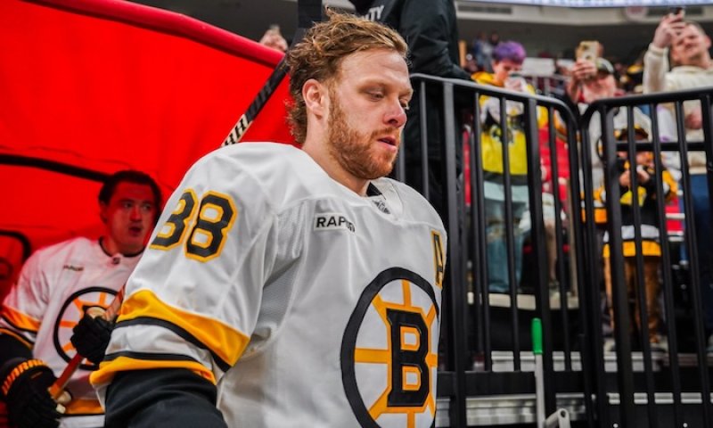 Výbuch Bruins! Sabres jsou téměř po 20 letech blízko postupu. "Ztracená příležitost, je to nepřijatelné," smutní Pastrňák