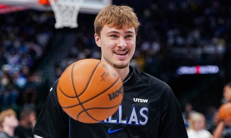 Nováček roku NBA? Vycházející hvězda Mavericks těsně porazila svého "bráchu" a nejlepšího trojkaře sezony
