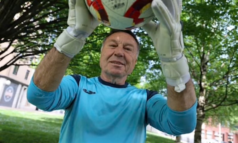 Španělské prostředí čeká historický zápis: Sedmdesátník míří po 26 letech pauzy do ostrého zápasu