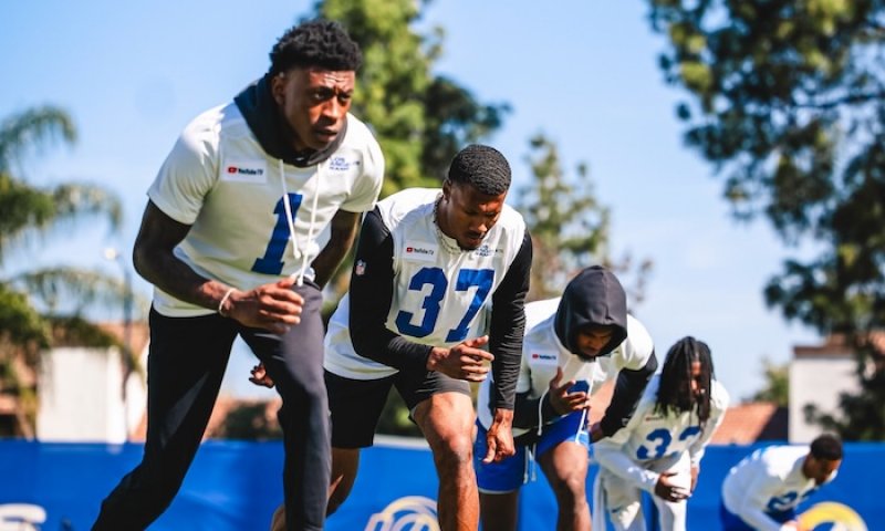 Obrovsky sledovaný NFL draft 2026: šoky, trefy do černého i transferové přešlapy. Kdo vyhrál a kdo šlápl vedle?