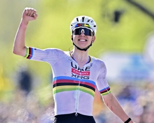 Fenomenální Pogačar potřetí za poslední 4 roky dobyl Flandry. Mohl by ovládnout všech pět Monumentů v jedné sezoně?